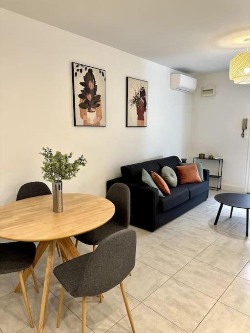 Apartament Le Nid Douillet Nîmes Zewnętrze zdjęcie